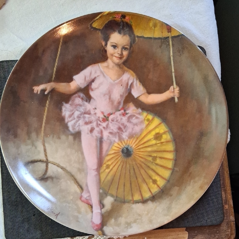 Decorative Plate with Ballerina and Umbrella COOLECTABLE 1982